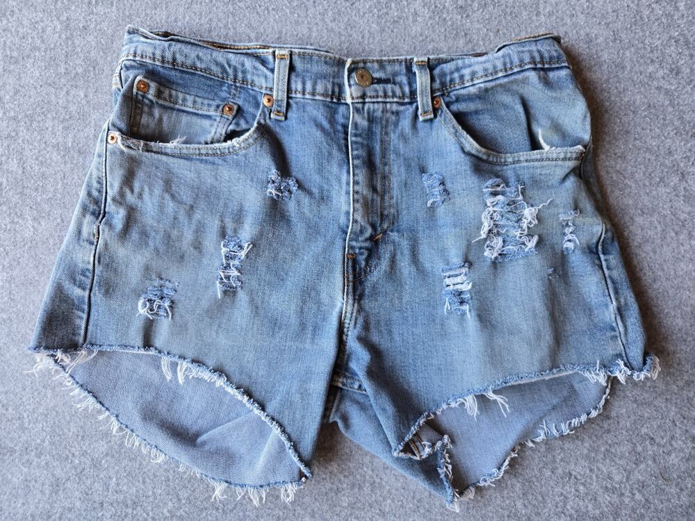 Levi's Jeans Denim Cutoff Shorts Distressed Baggy Fit Light Wash Size 32" x 4"